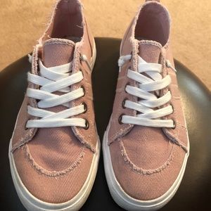 Canvas POP shoes